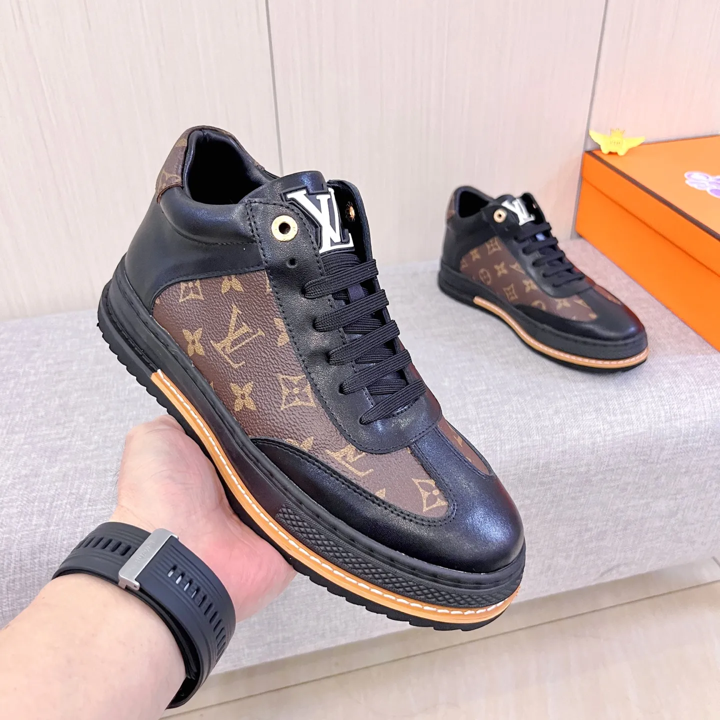 Men's shoes 💰 440 men's shoes 💰 [ LV ] 🔥 Louis Vuitton, high-end men's shoes brand official website 1:1 latest masterpiece: uppers are made of Italian imported first-layer cowhide with comfortable and breathable lining ➕ original non-slip and wear-resistant outsole 🔥, making walking more convenient and comfortable! An exclusive new model, a stunning work, a beautiful 1:1 replica [color] compared to the official quality! Create a fashionable personality to set off your uniqueness! A must-have for trendy men! Classic 🔥Size: 38-44 Color: 🔥 2⃣️colors available🔥.